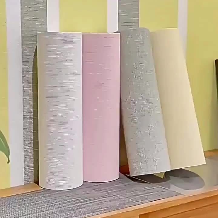 Papier peint en mousse XPE texturé isolant, gros plan sur la matière