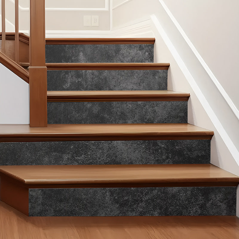 Béton ciré anthracite sur contremarches, lot de 15 bandes