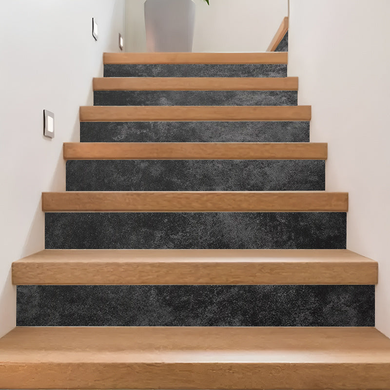Béton ciré anthracite sur contremarches, lot de 15 bandes