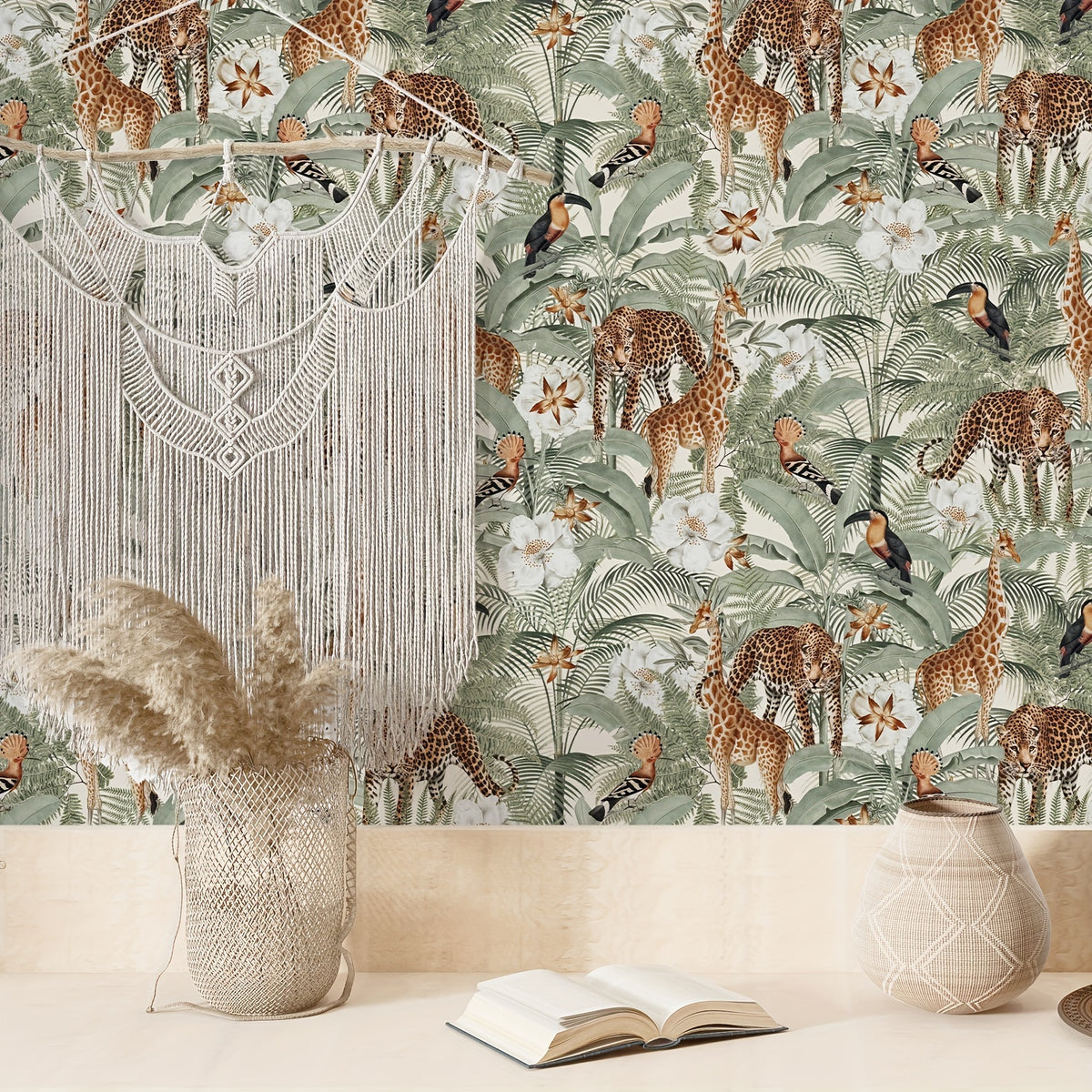 Papier peint adhésif jungle vert sauge, girafes et toucans
