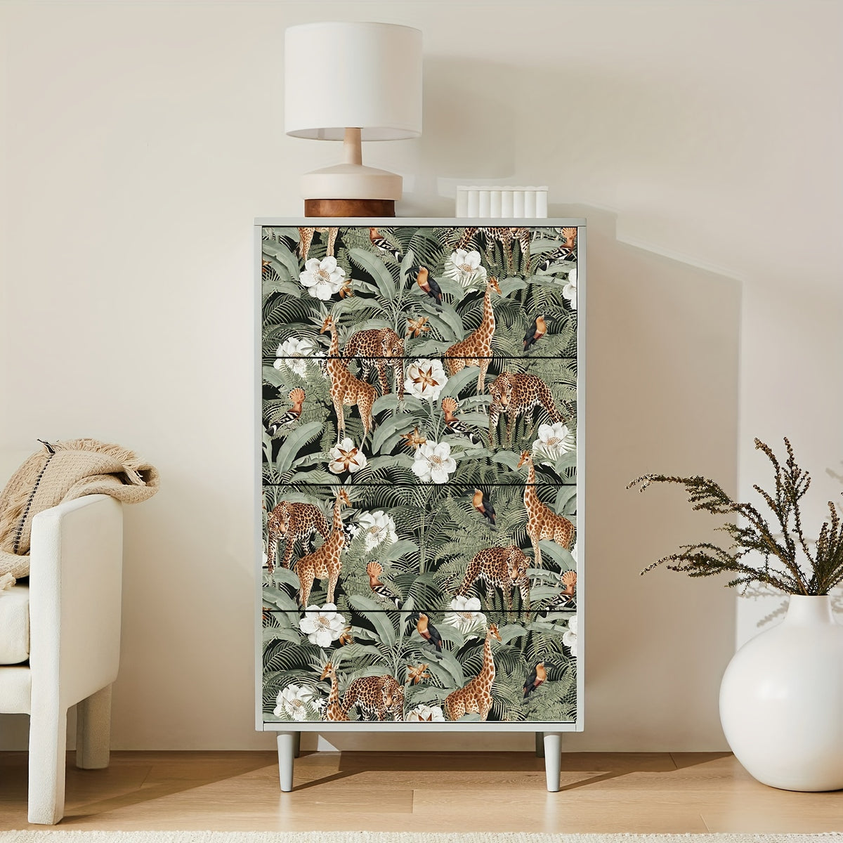Papier peint adhésif jungle vert sauge, girafes et toucans