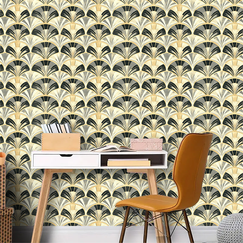 Papier peint art déco noir, gris et doré à motif éventail