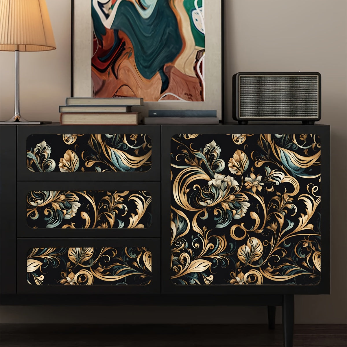 Papier peint baroque doré sur noir, rinceaux et palmettes