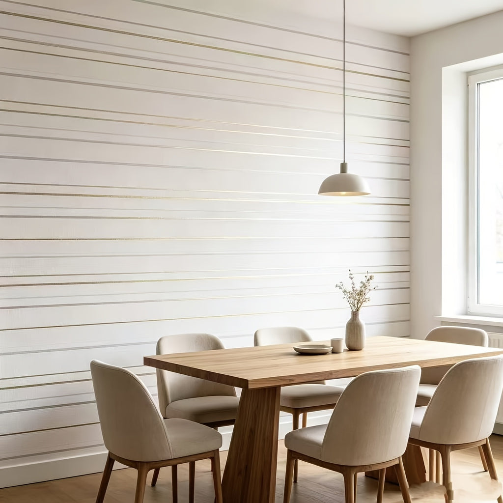 Papier peint blanc à filets dorés horizontaux, 8 rouleaux