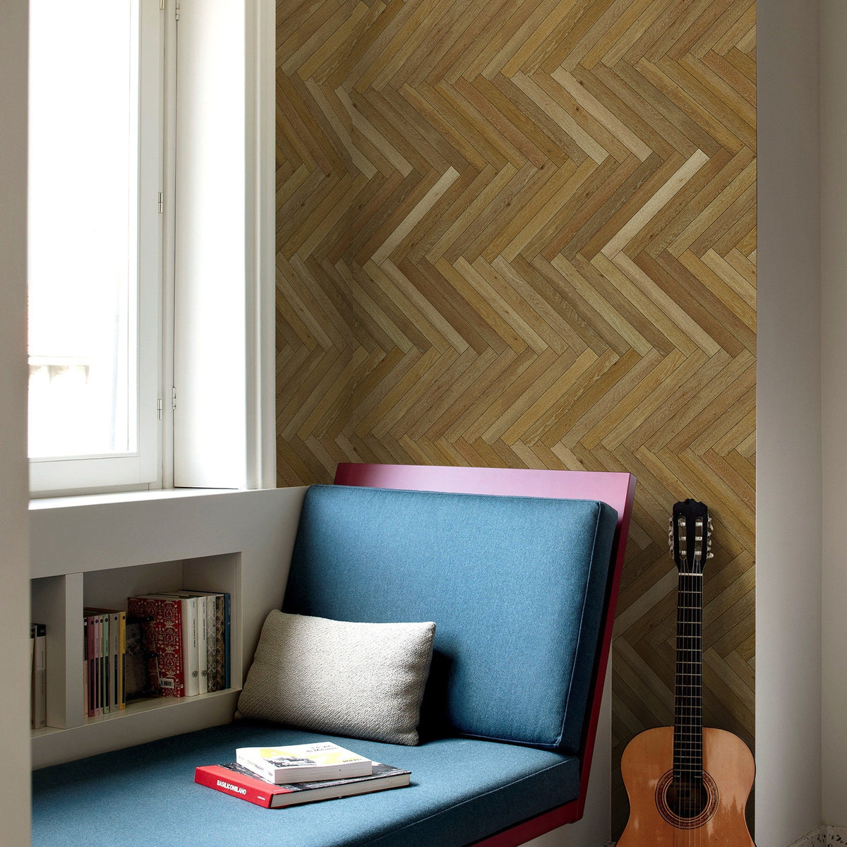Papier peint effet parquet à bâton rompu, brun ocre chaud