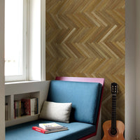 Papier peint effet parquet à bâton rompu, brun ocre chaud