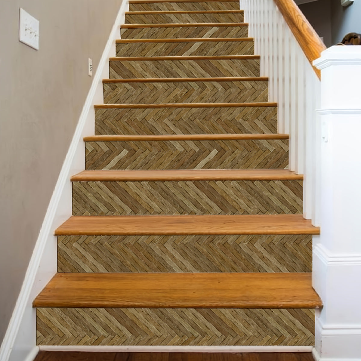 Papier peint effet parquet à bâton rompu, brun ocre chaud