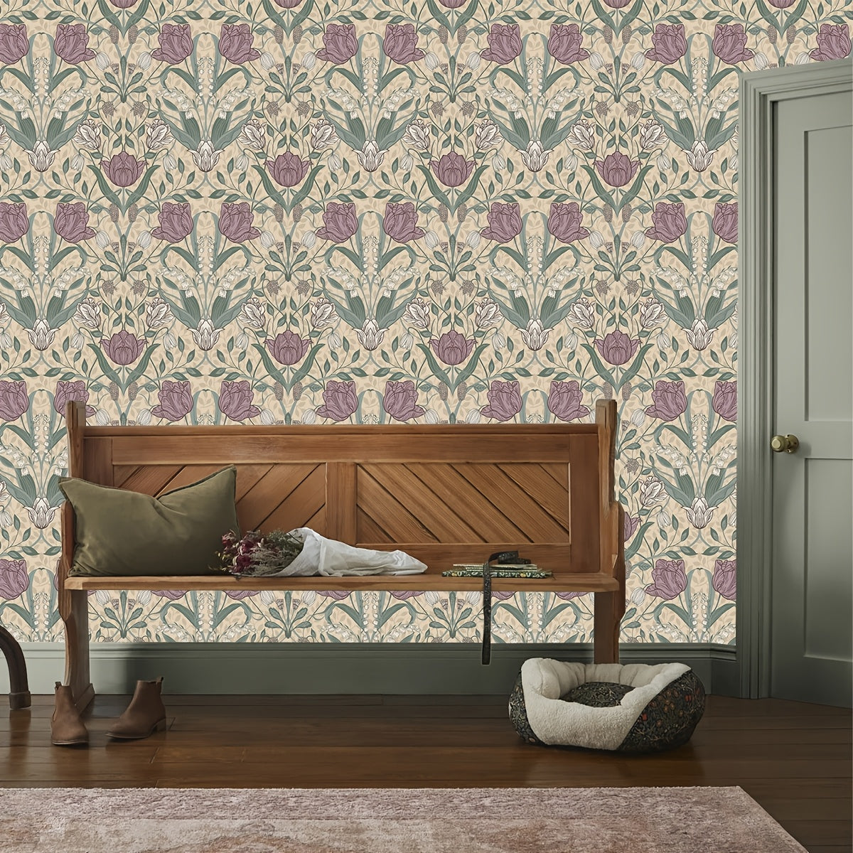 Papier peint fleuri tulipes mauves et feuillage sauge, 60 cm