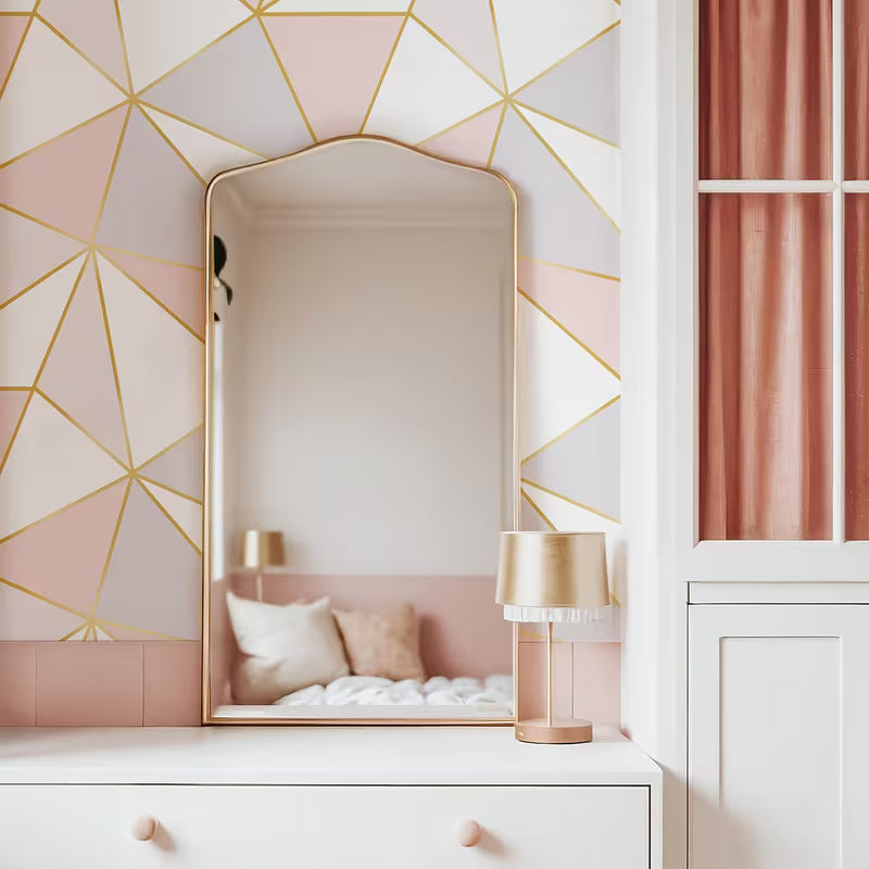 Papier peint geometrique adhesif triangles dores et pastel