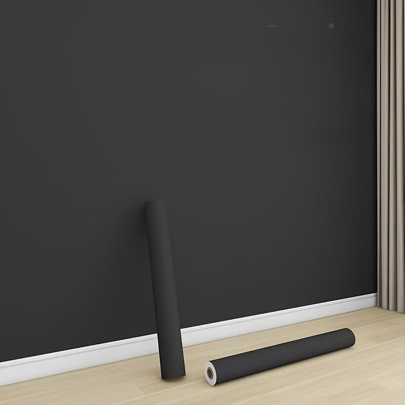 Papier peint noir mat profond en 12 rouleaux à peler et coller