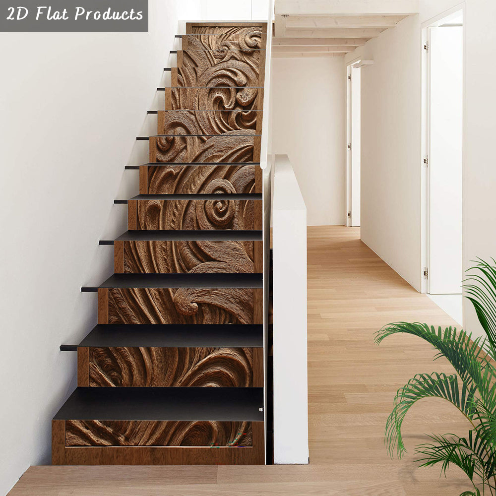 Boiserie d'acajou sculptée à volutes, treize contremarches